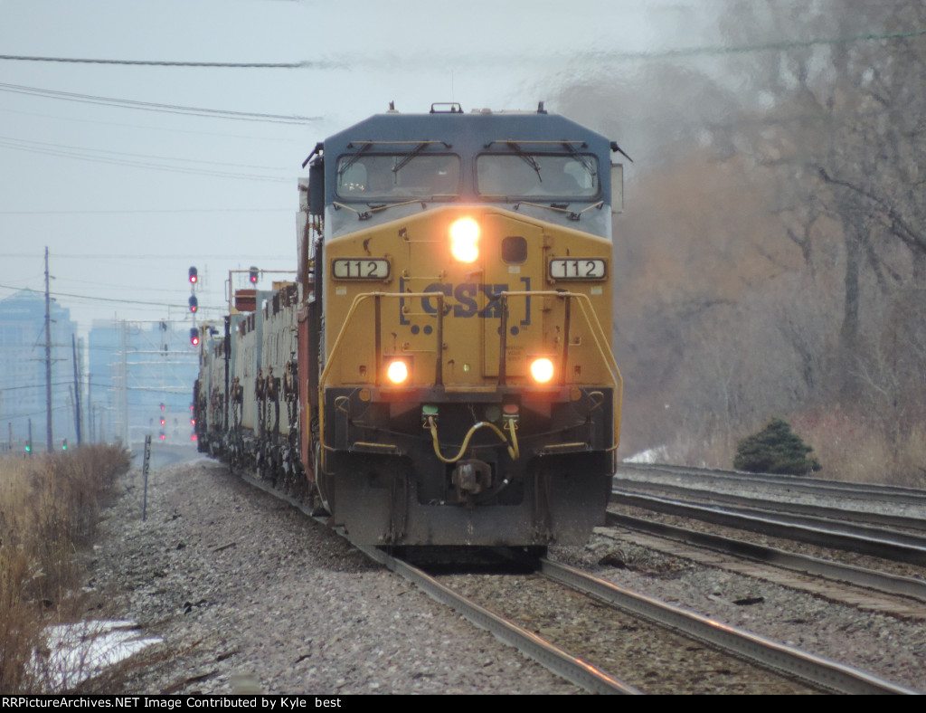 CSX 112 on W025